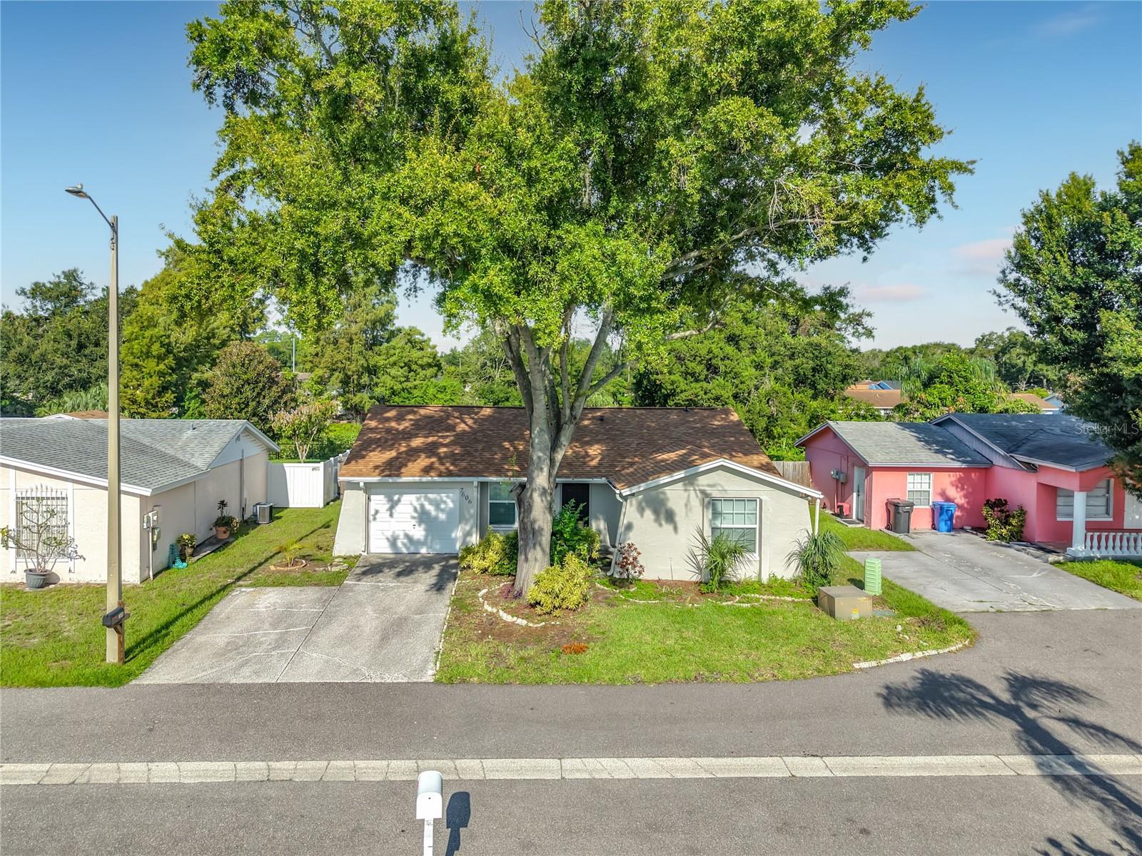 7606 WOODLAND OAKS CT