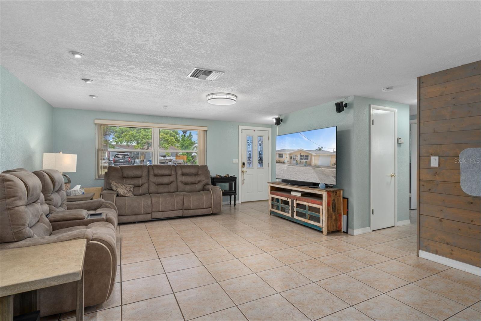 5410 FLORA AVE