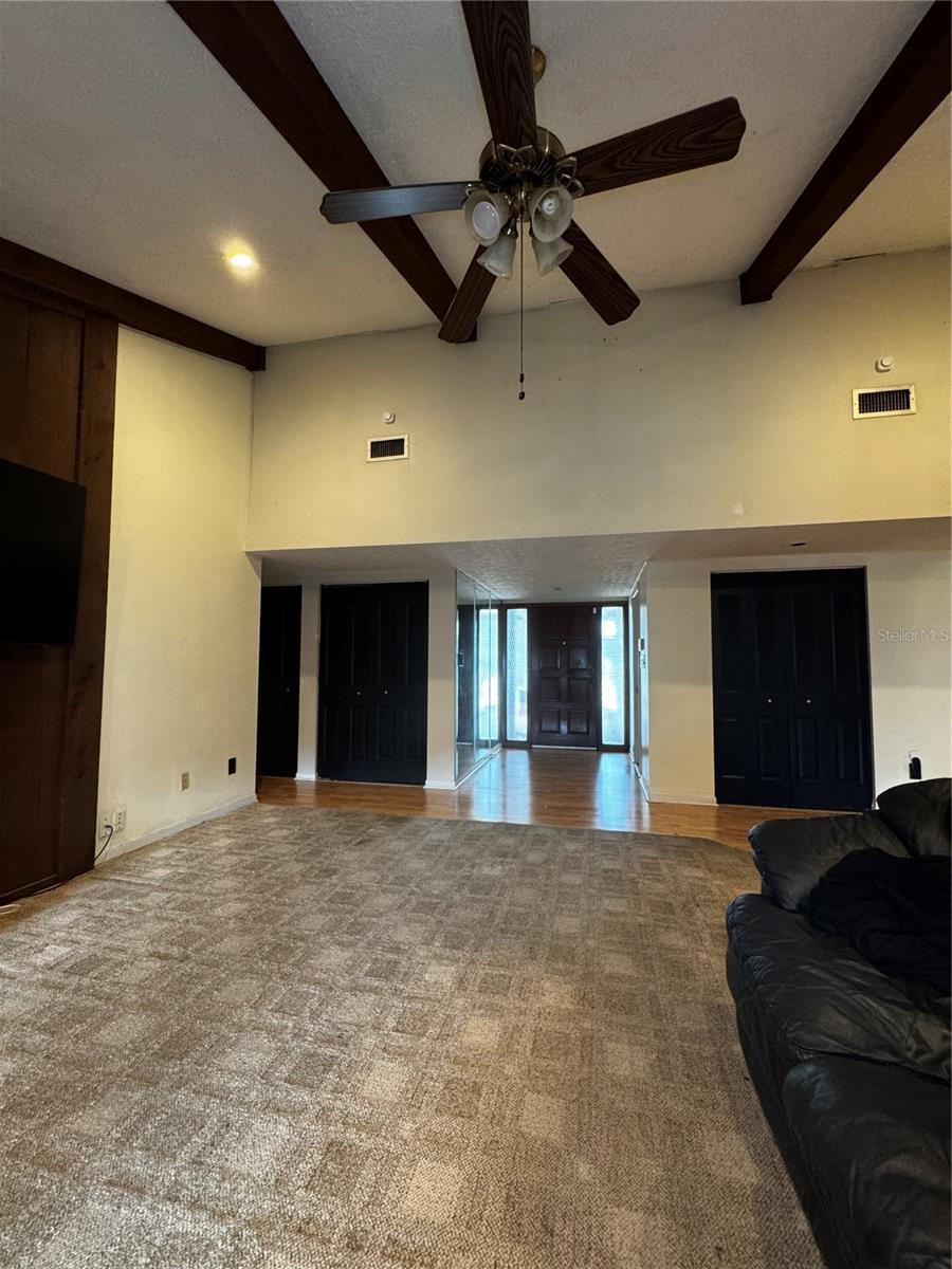 118 EUCLID LOOP