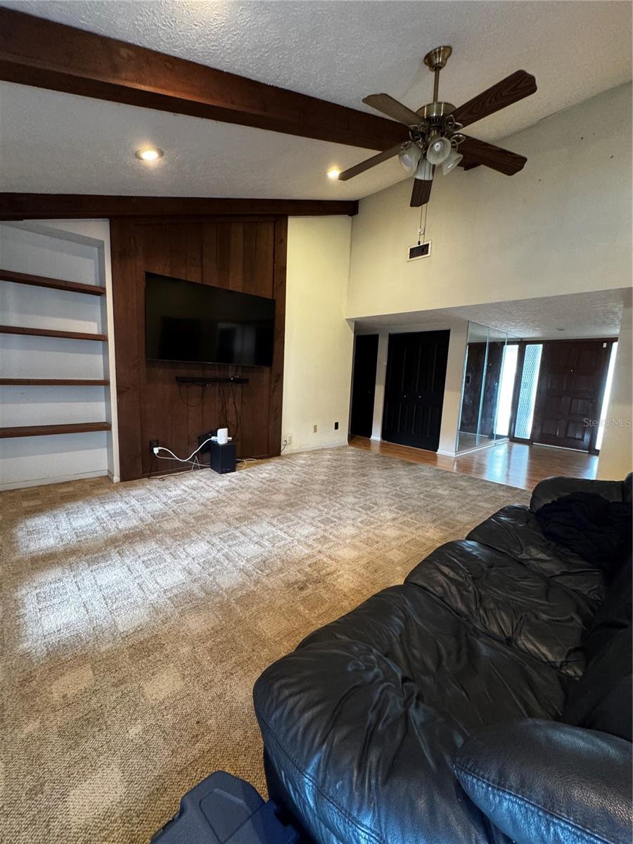 118 EUCLID LOOP