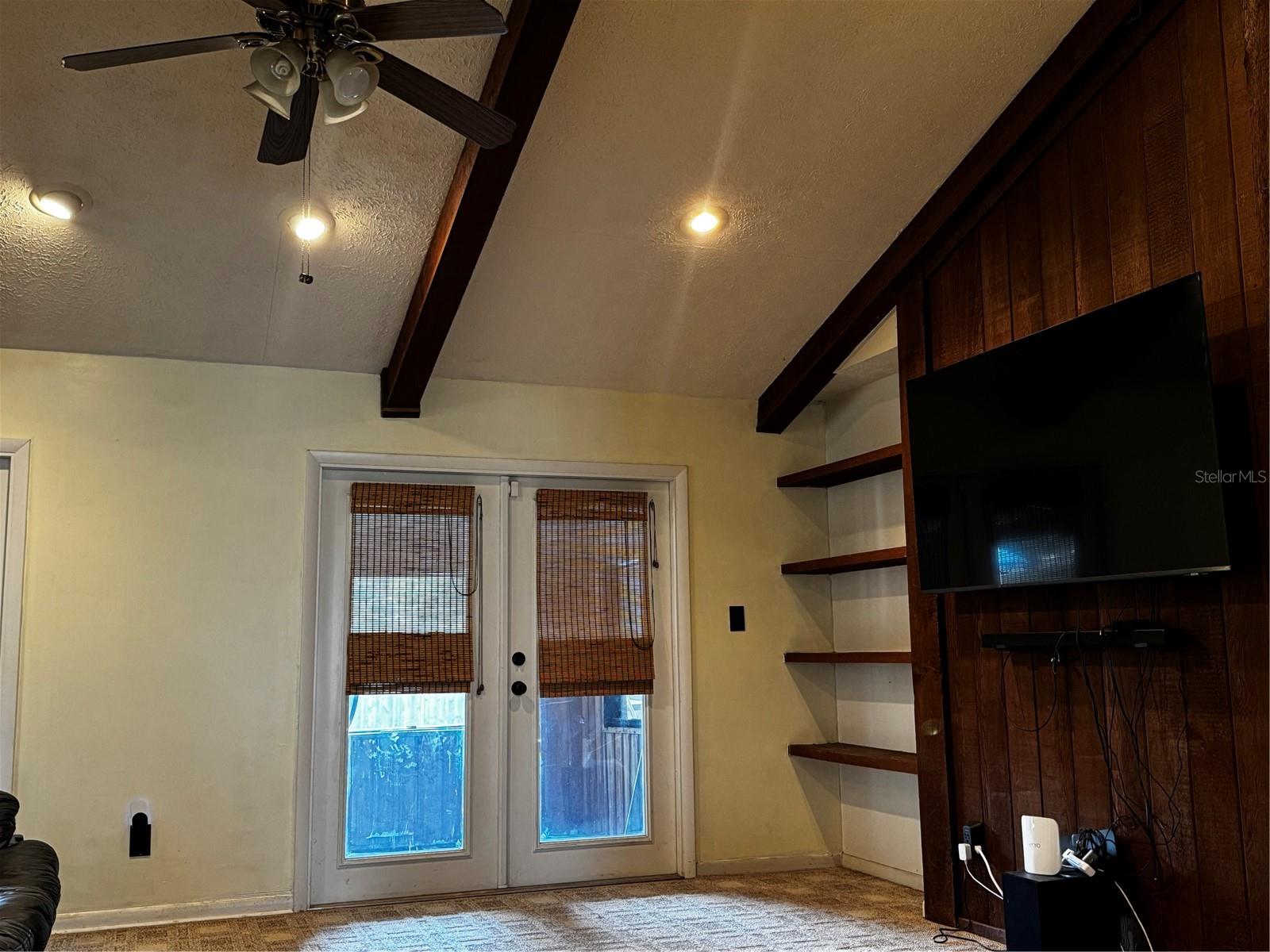 118 EUCLID LOOP