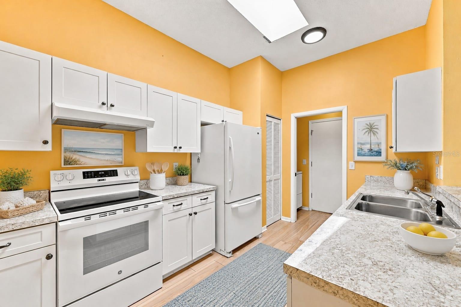 2472 NANTUCKET HARBOR LOOP