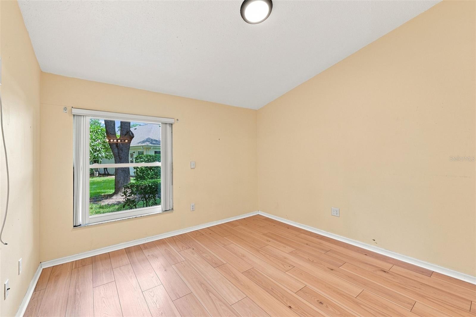 2472 NANTUCKET HARBOR LOOP