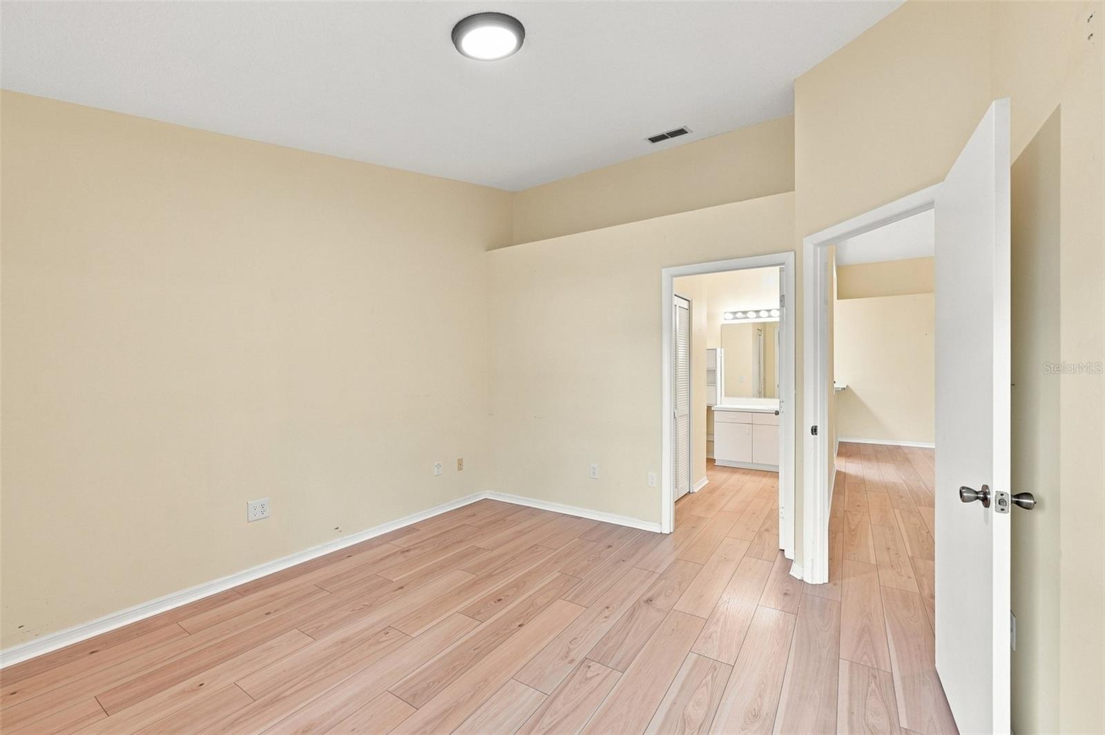 2472 NANTUCKET HARBOR LOOP