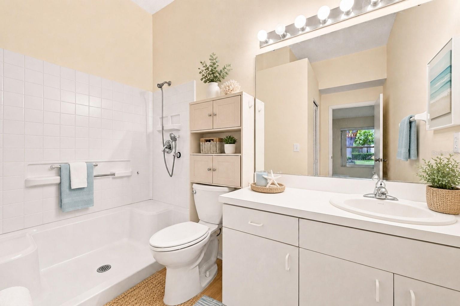 2472 NANTUCKET HARBOR LOOP