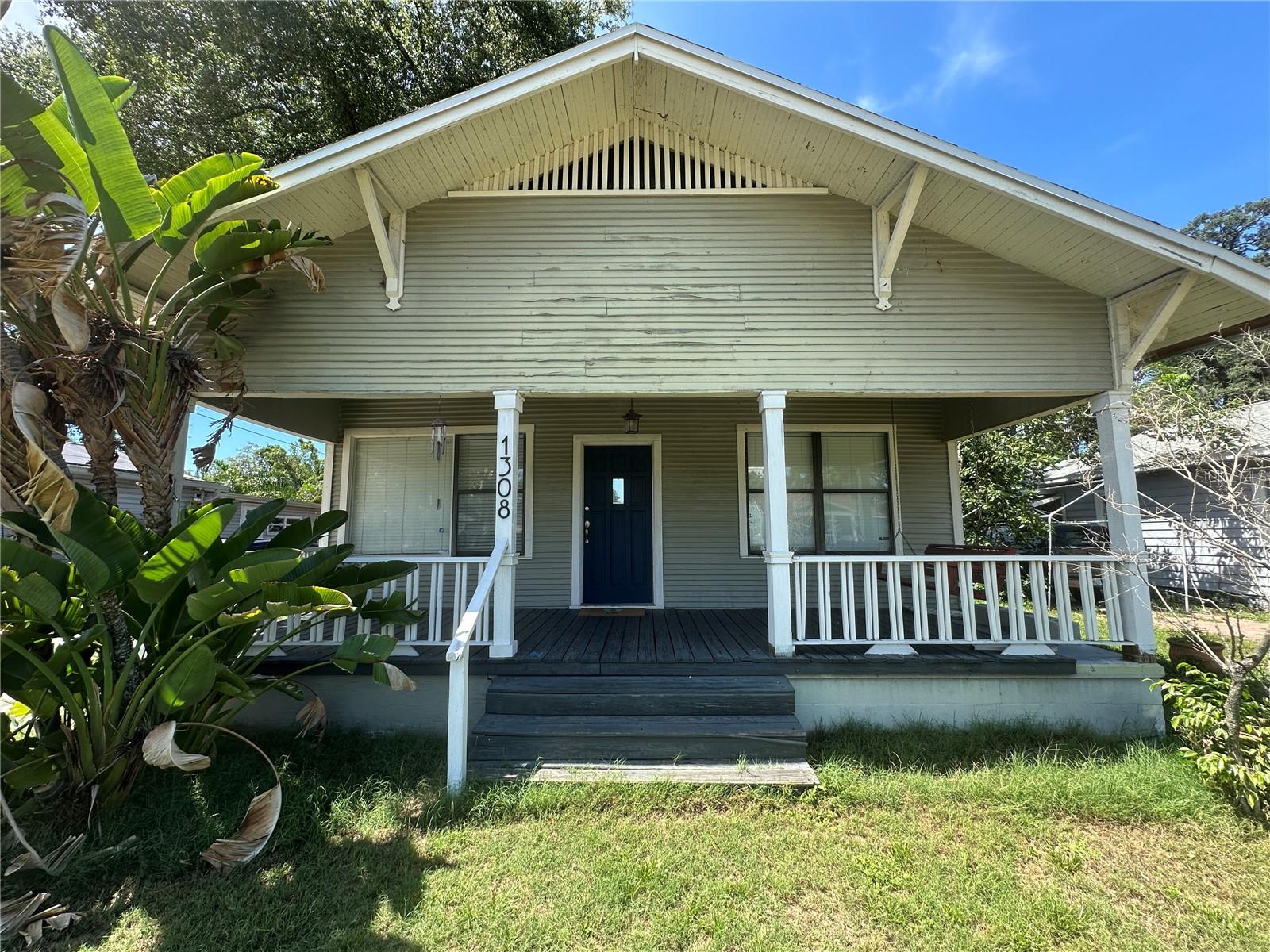 1308 E Frierson Ave, Tampa