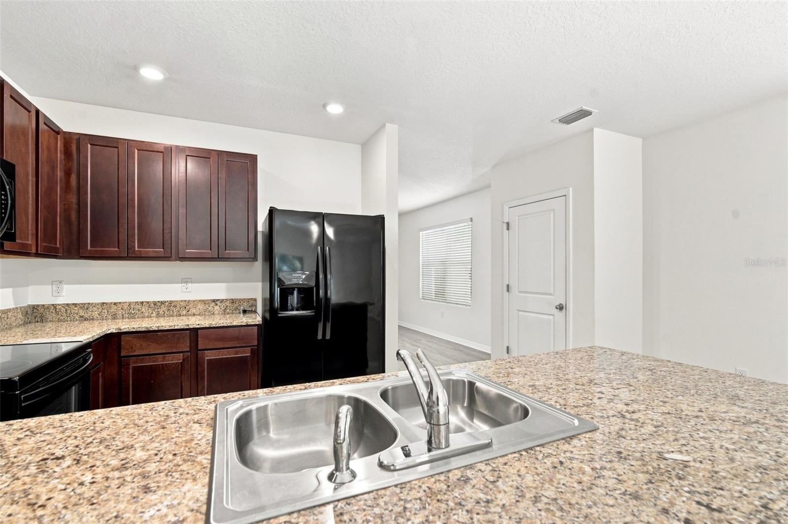 10920 CARLTON FIELDS DR