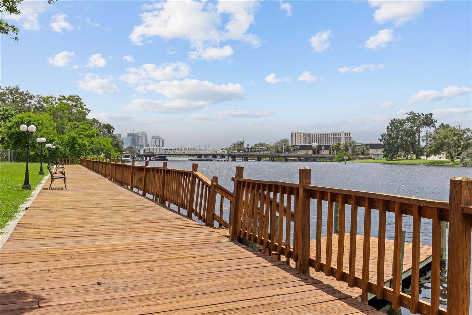 2780 N RIVERSIDE DR #805