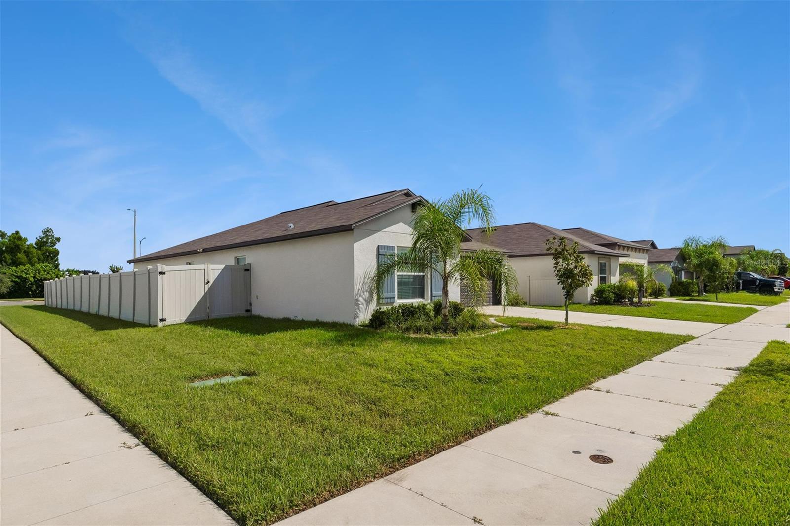 5404 BLUE AZURE DR