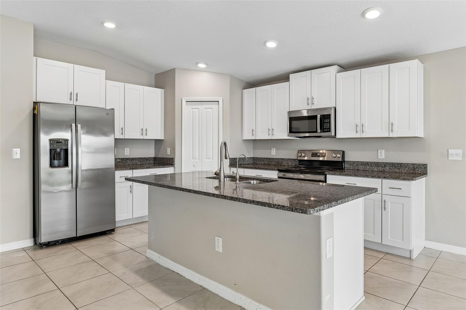 5404 BLUE AZURE DR
