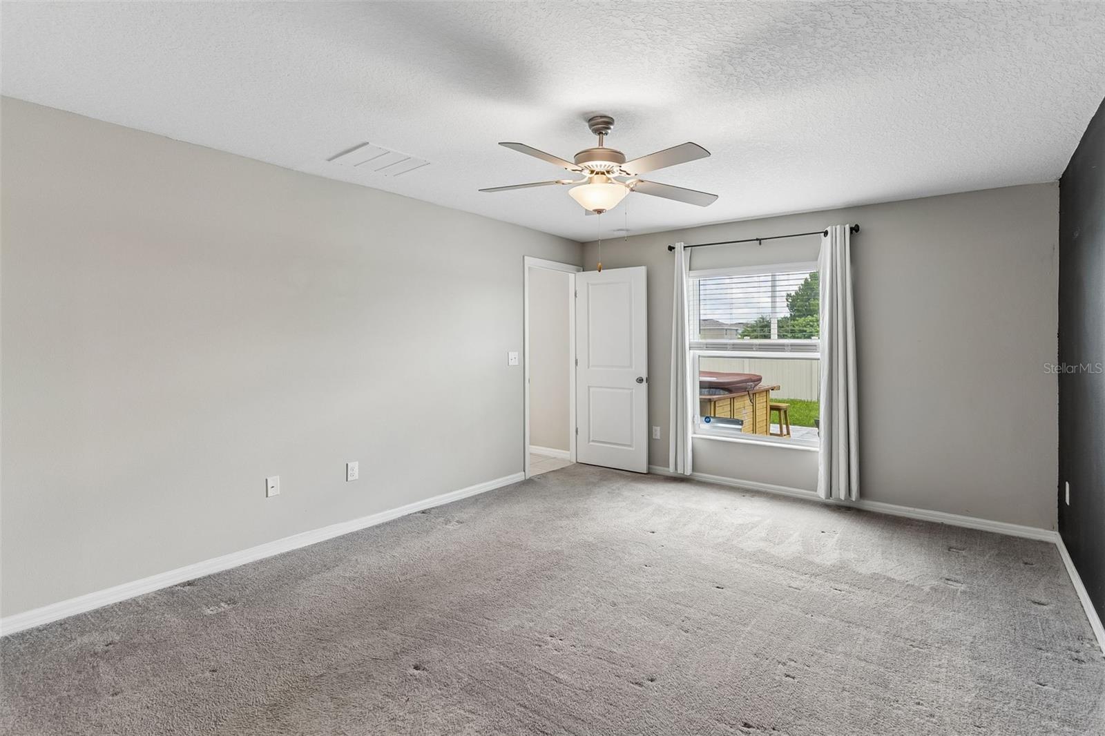 5404 BLUE AZURE DR