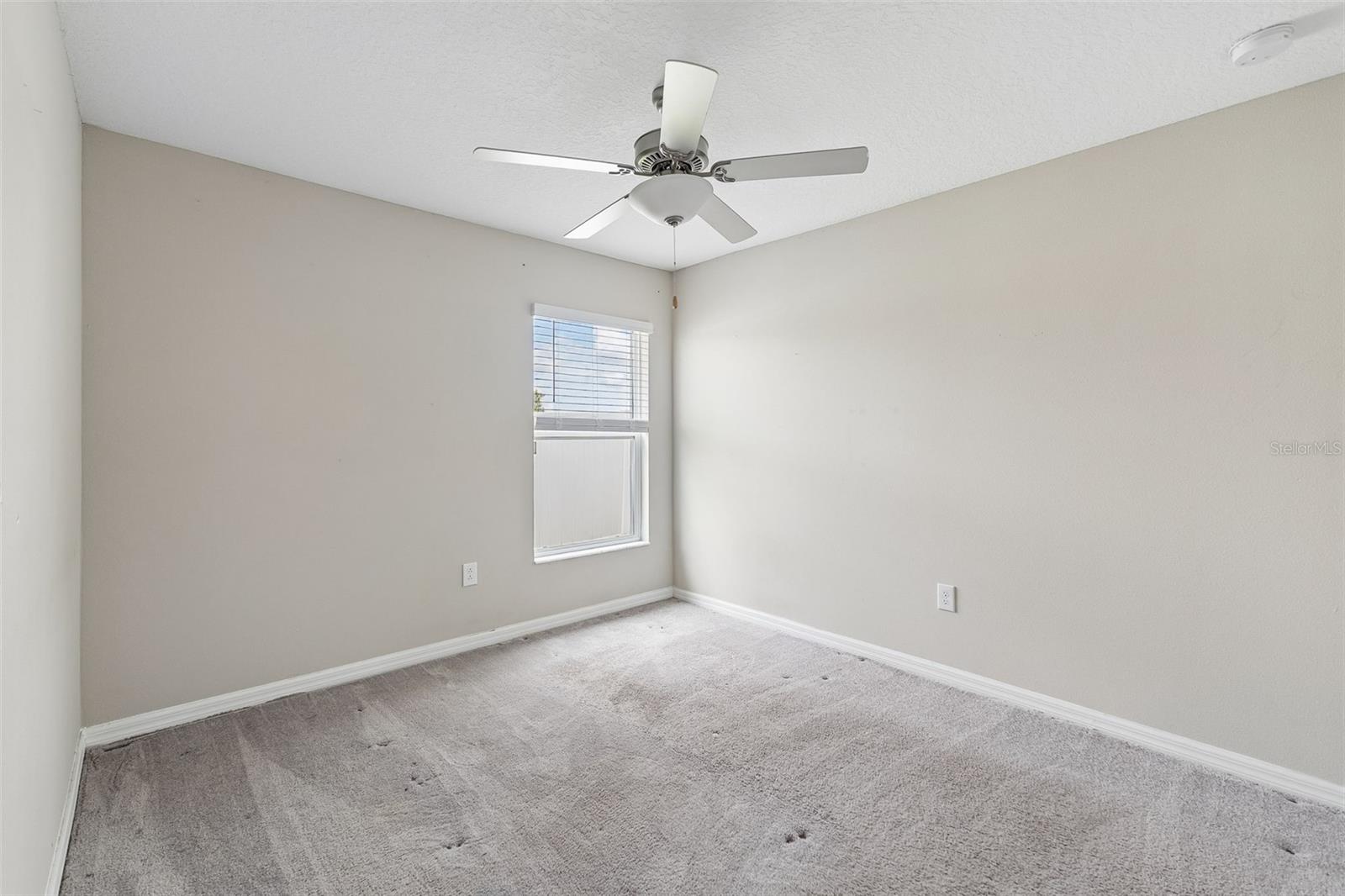 5404 BLUE AZURE DR