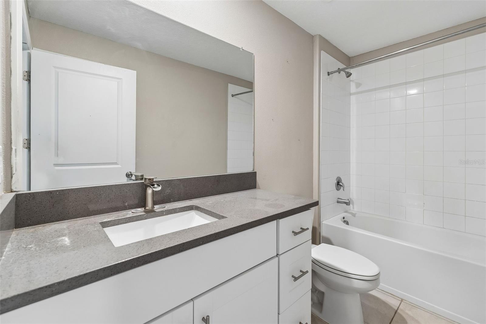 5404 BLUE AZURE DR