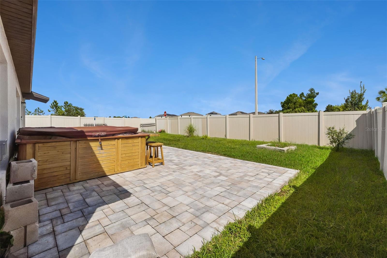 5404 BLUE AZURE DR