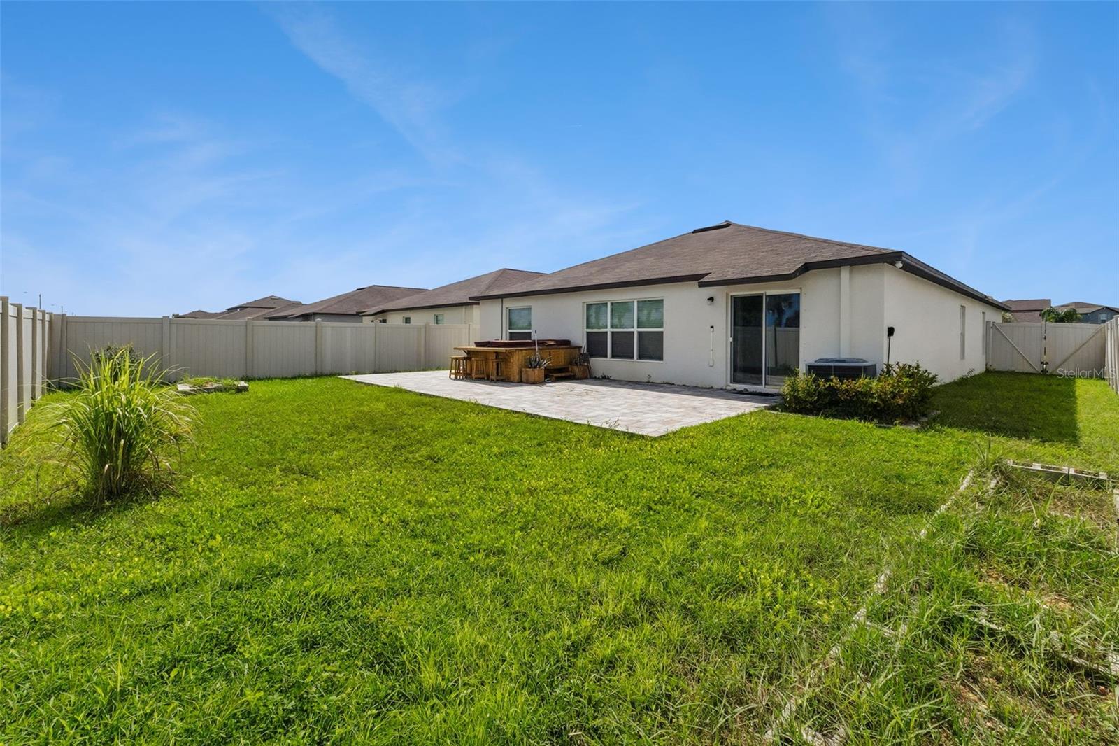 5404 BLUE AZURE DR