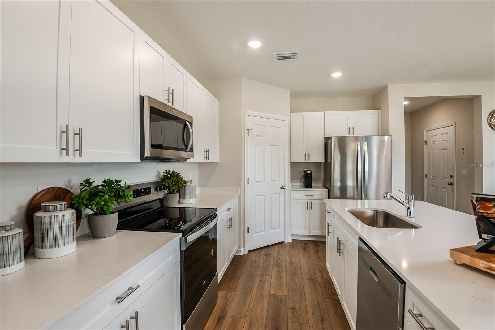 9889 PELICAN COAST DR