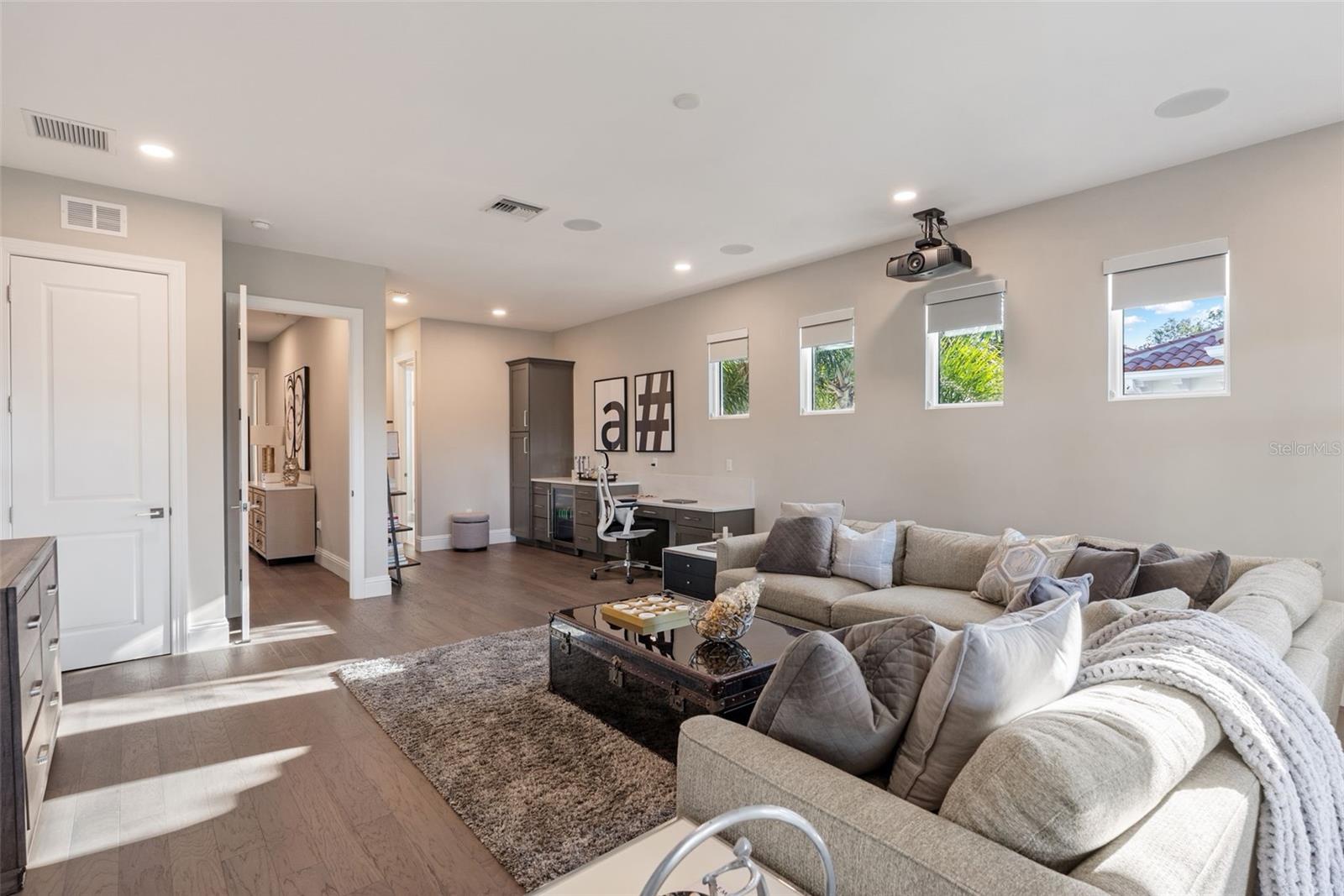 5215 W NEPTUNE WAY