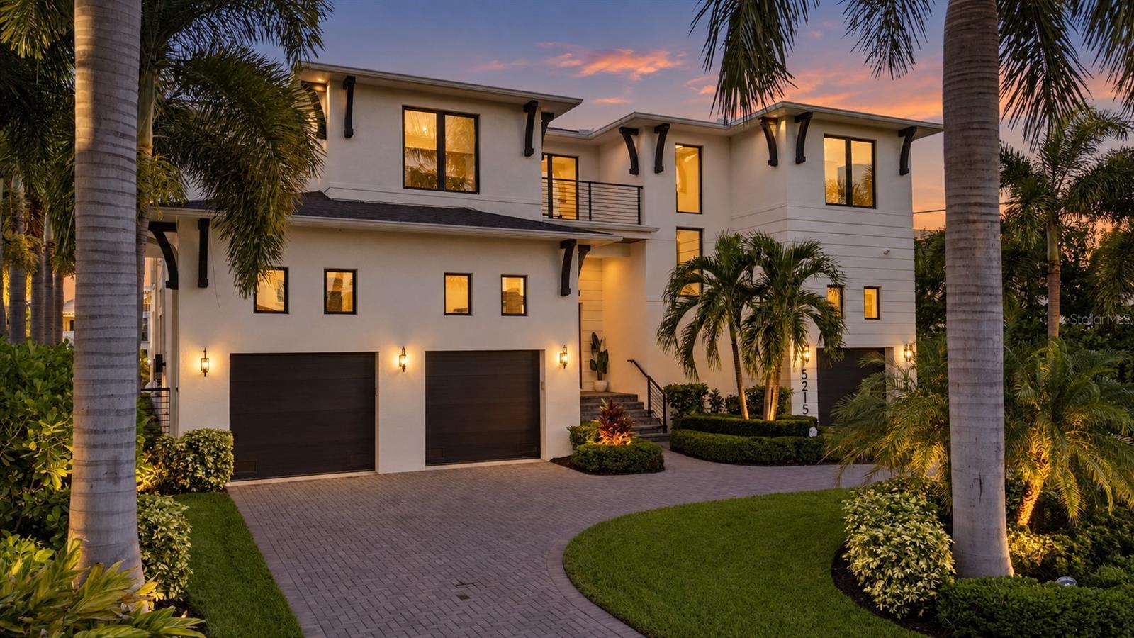 5215 W Neptune Way, Tampa