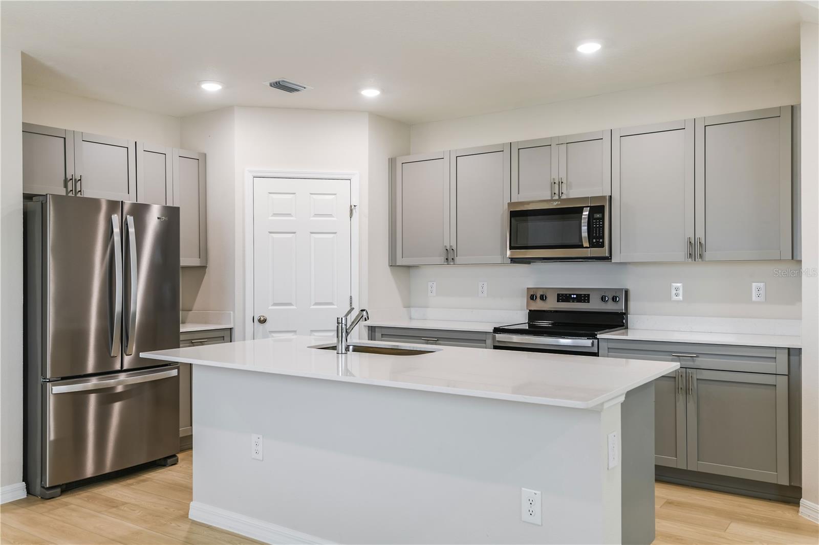 9867 PELICAN COAST DR