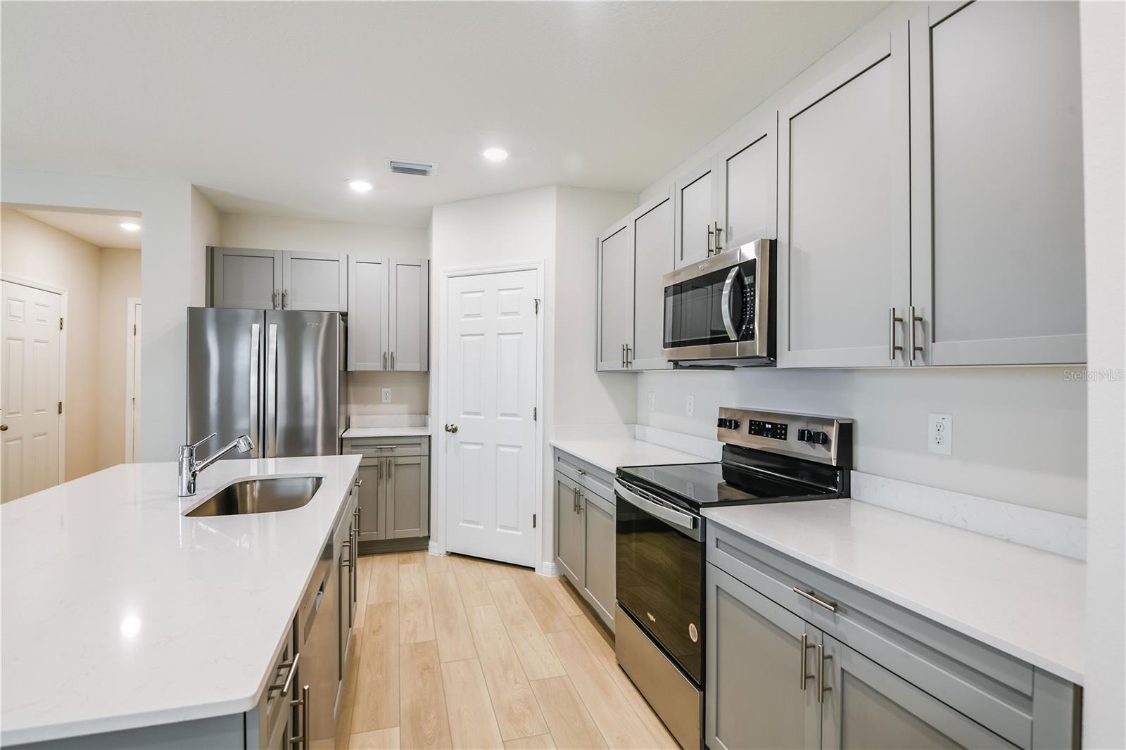 9867 PELICAN COAST DR