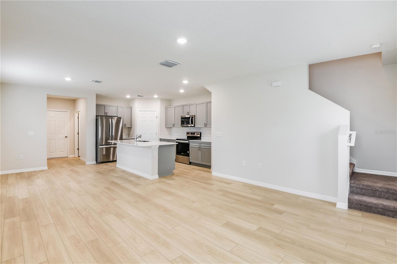 9867 PELICAN COAST DR