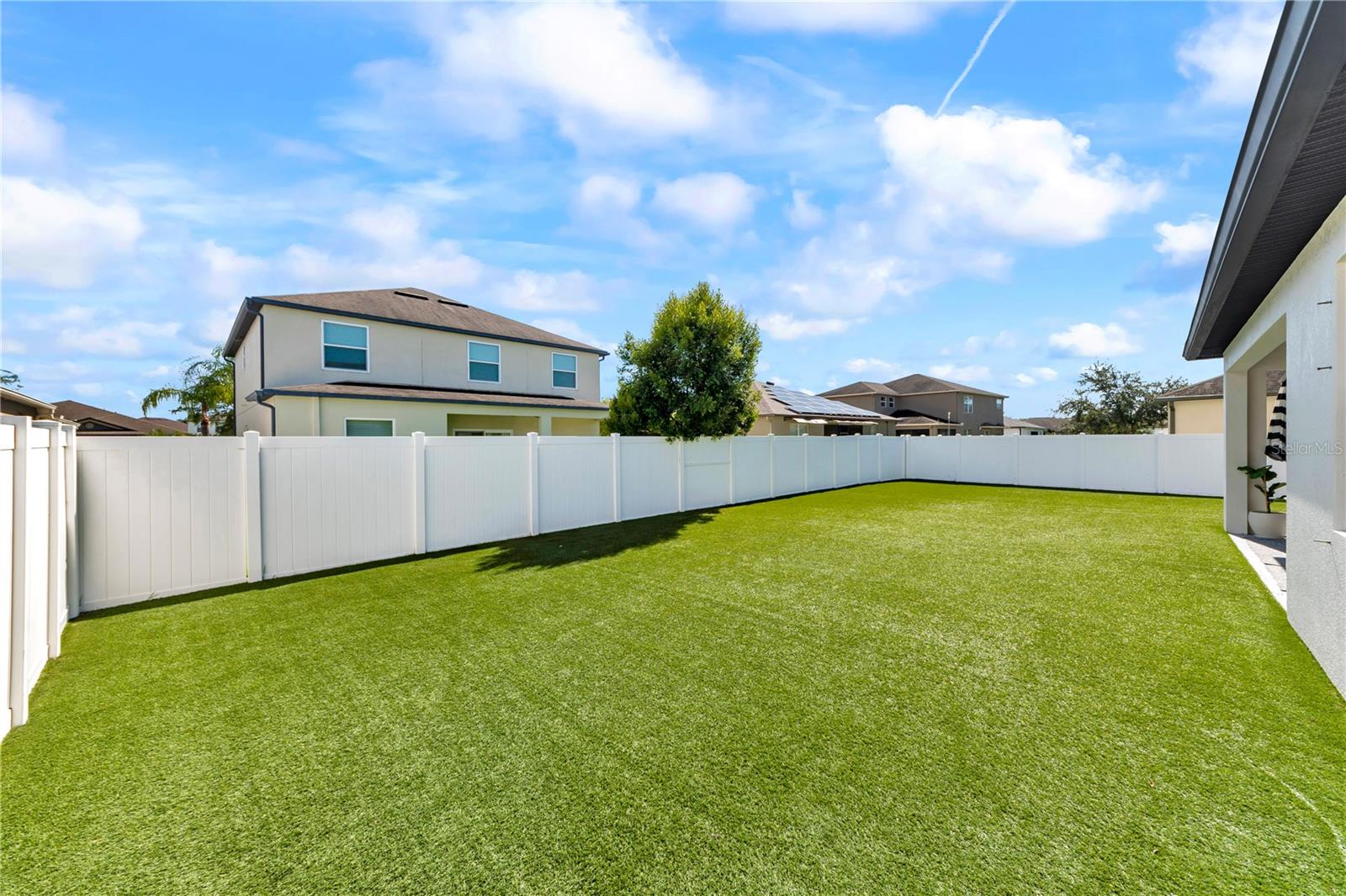 18617 MILTON KEYNES CT