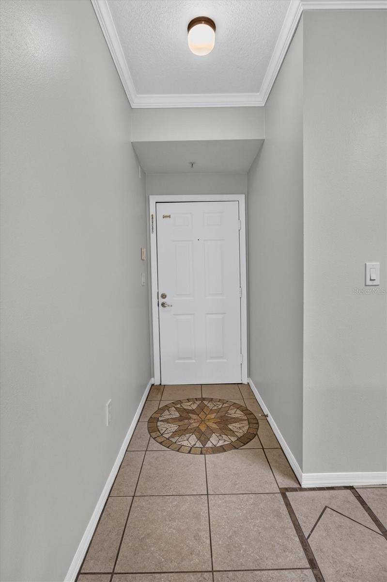 5608 PINNACLE HEIGHTS CIR #305
