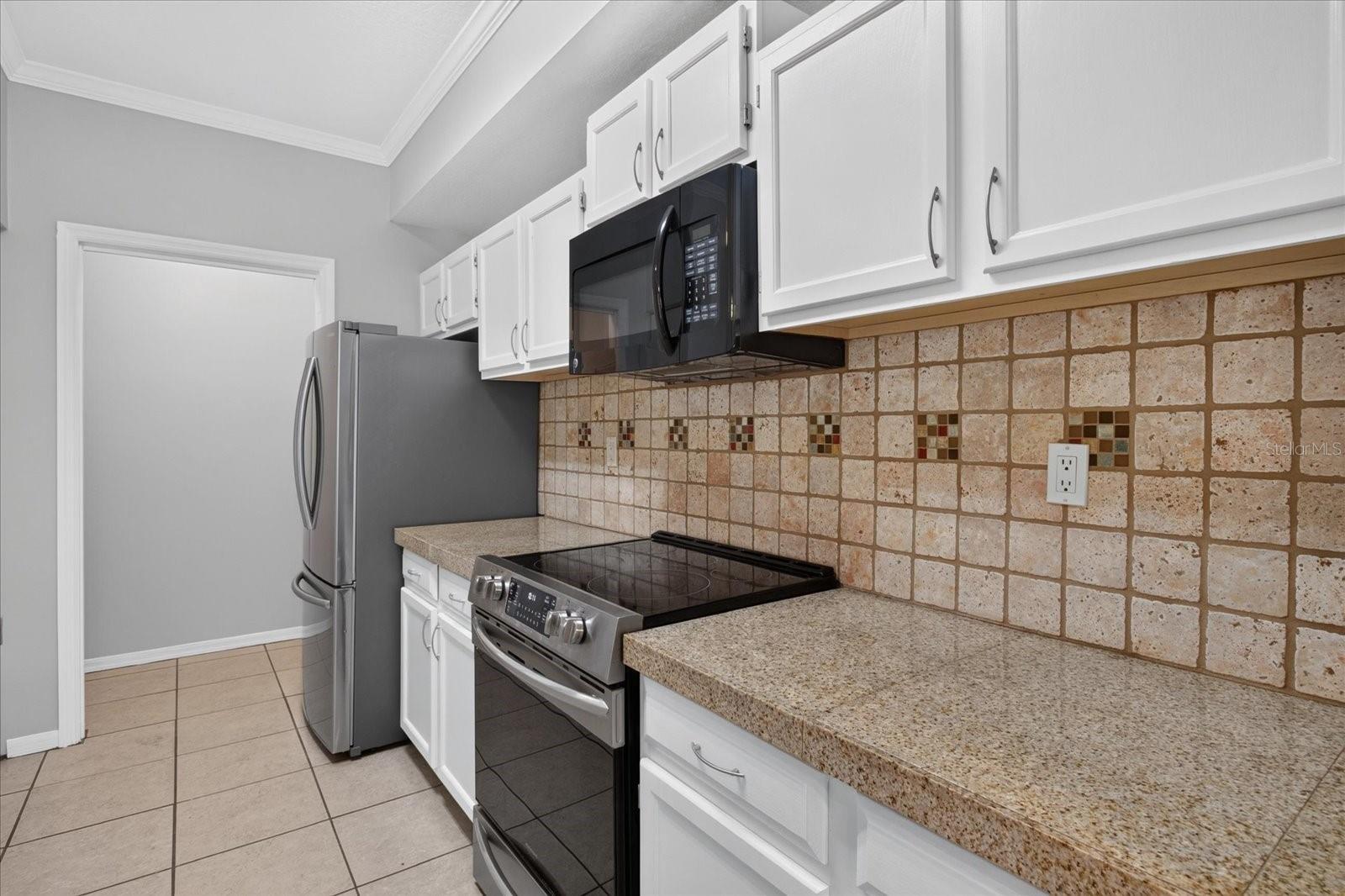 5608 PINNACLE HEIGHTS CIR #305