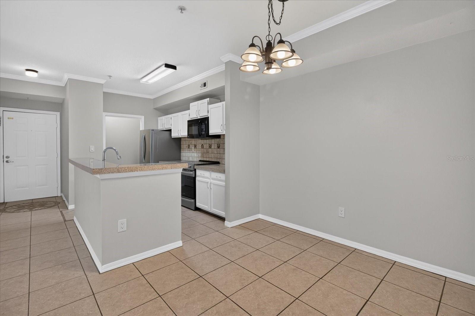 5608 PINNACLE HEIGHTS CIR #305