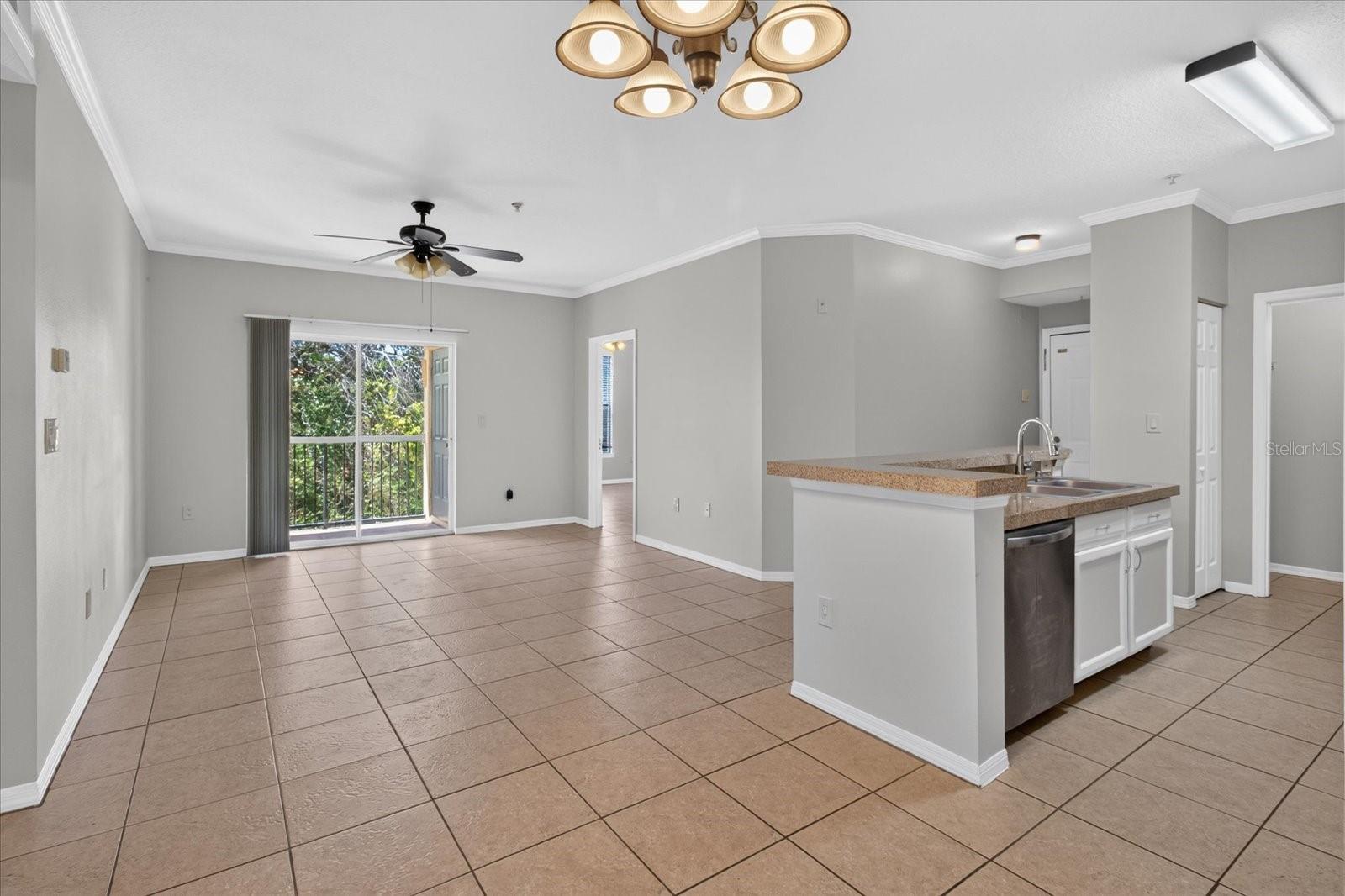 5608 PINNACLE HEIGHTS CIR #305