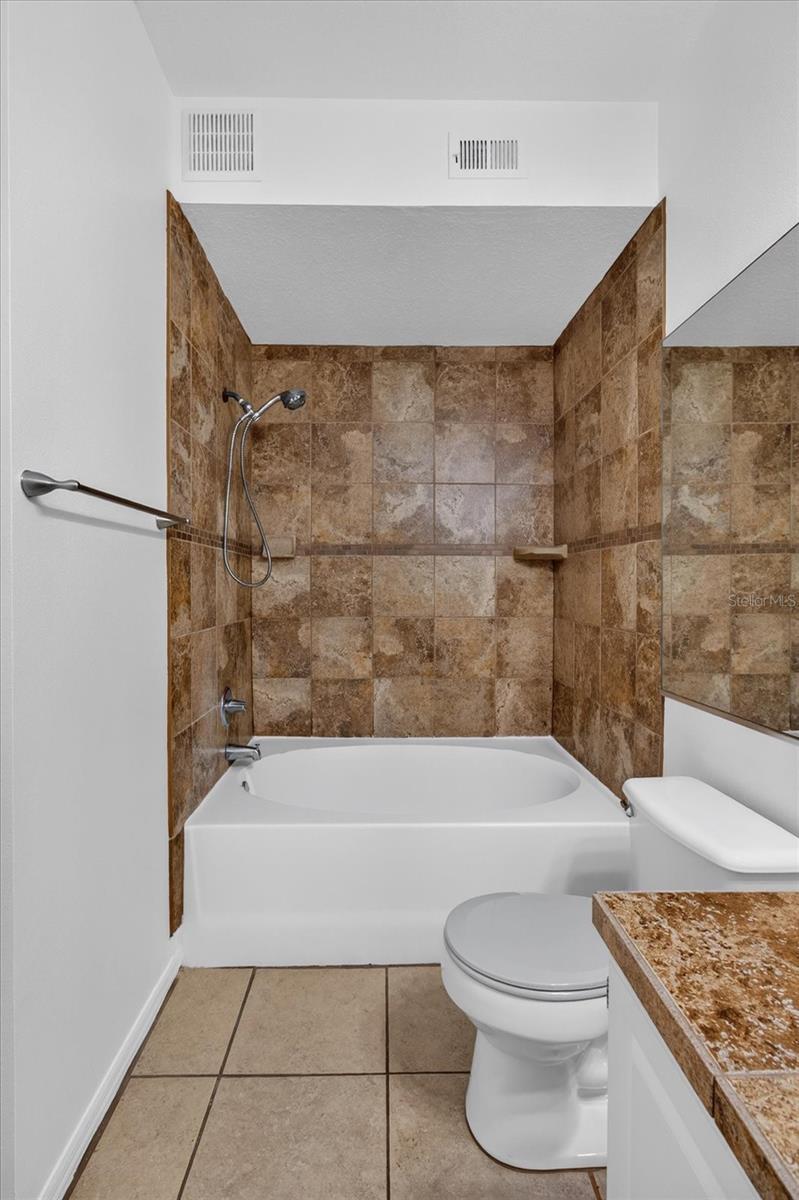 5608 PINNACLE HEIGHTS CIR #305