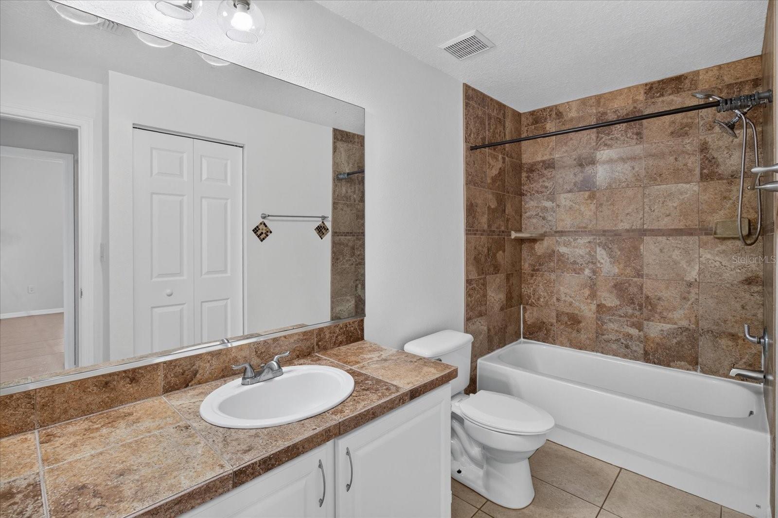 5608 PINNACLE HEIGHTS CIR #305