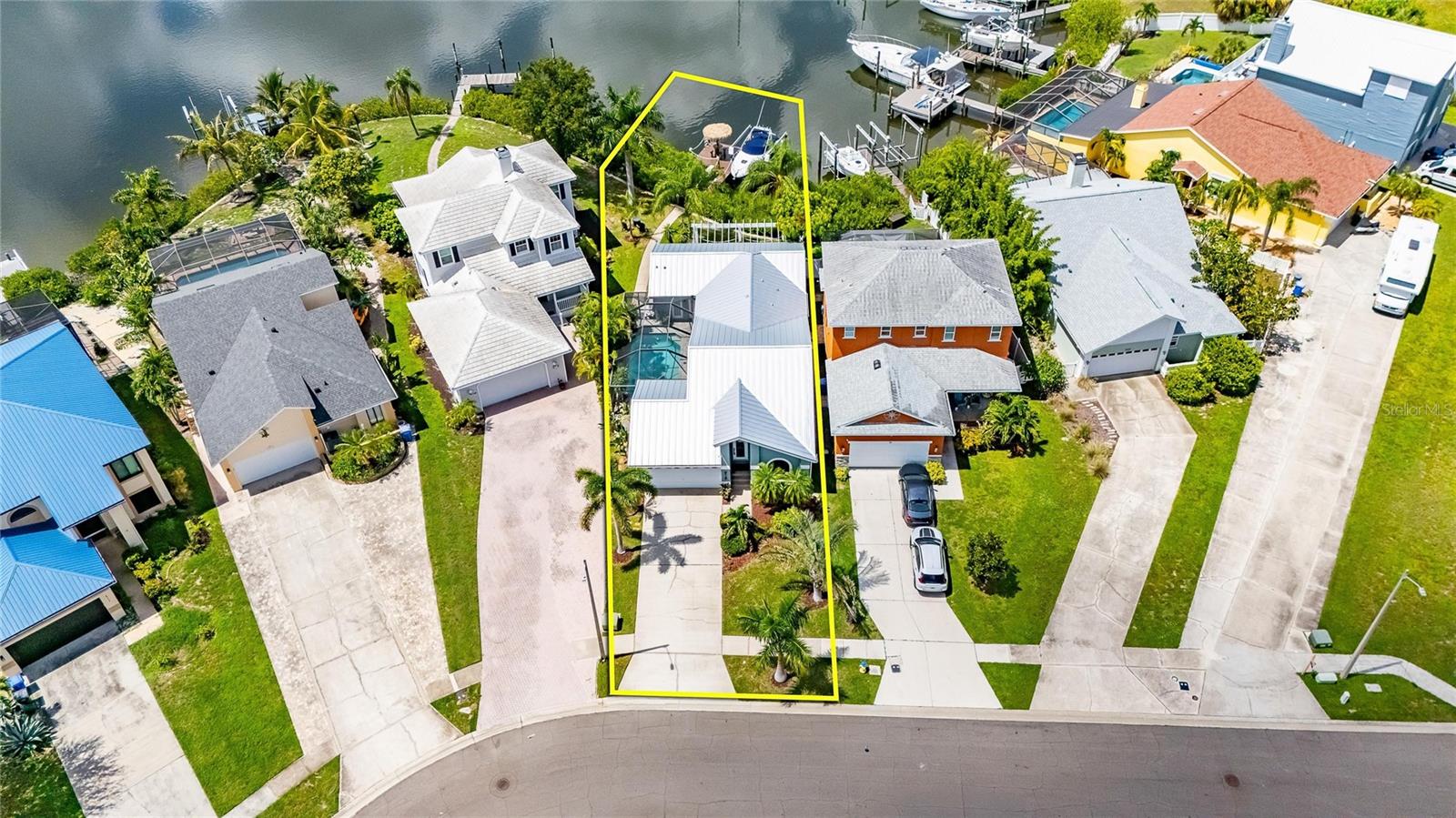 918 SHAGOS DR