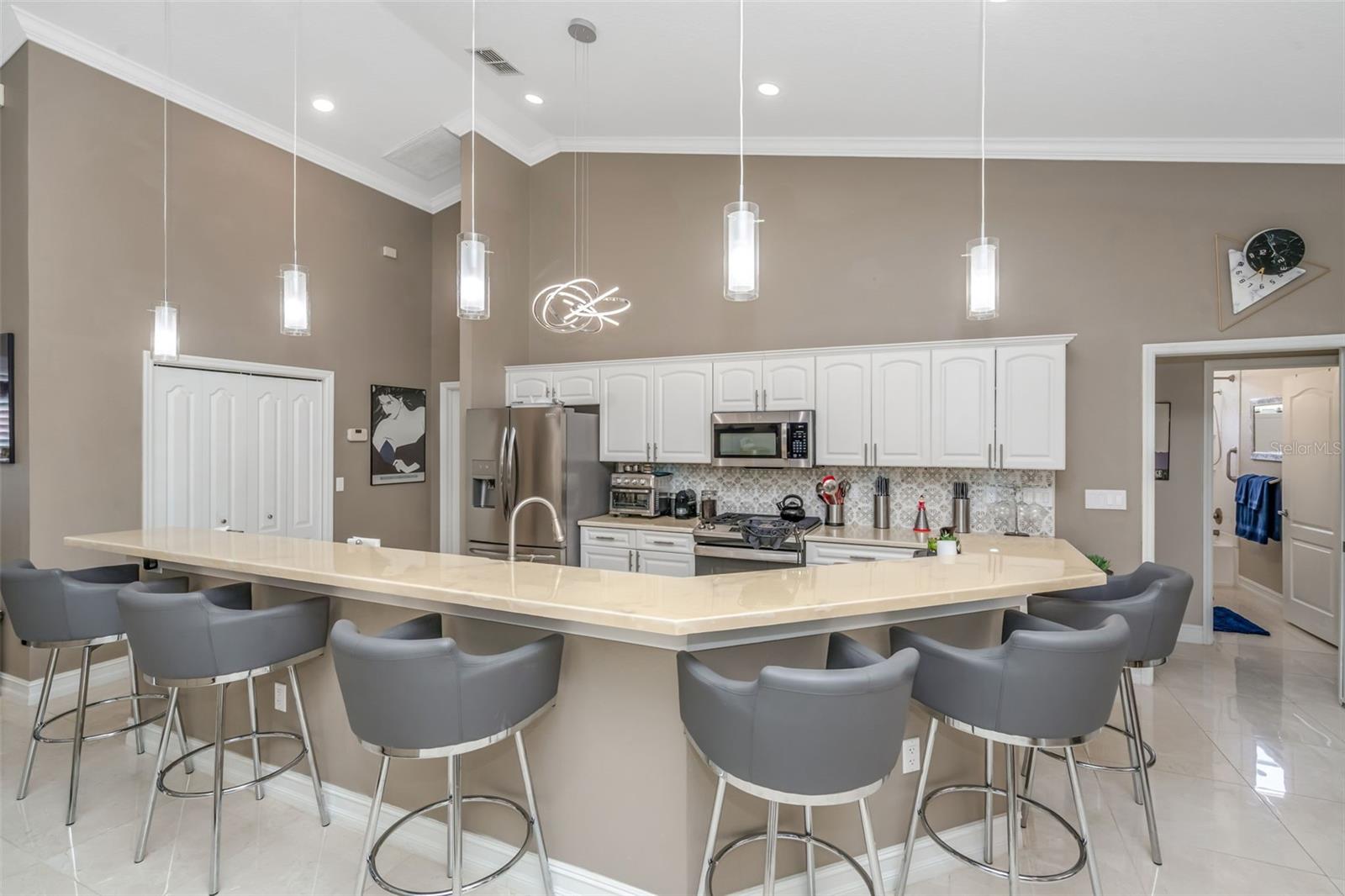 21812 CARSON DR
