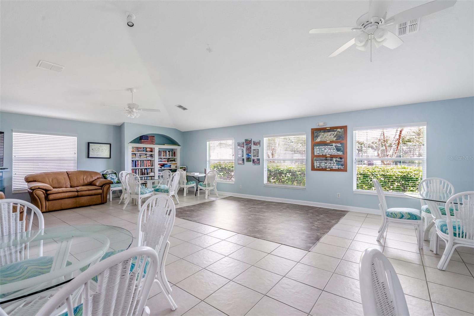 21812 CARSON DR