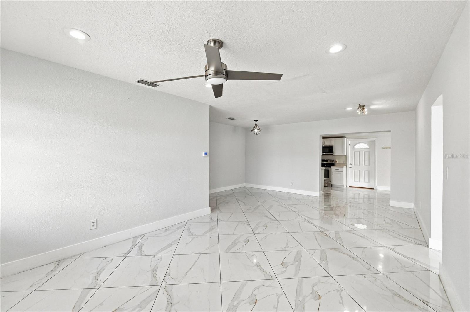 7805 WINSTON LN