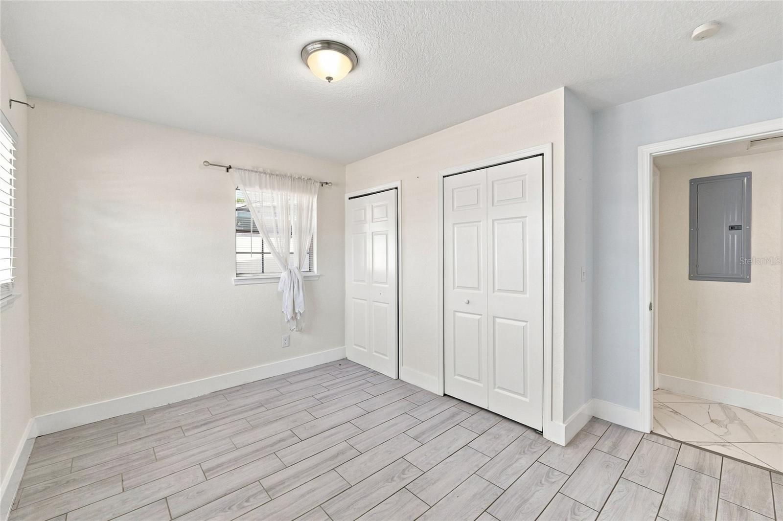 7805 WINSTON LN