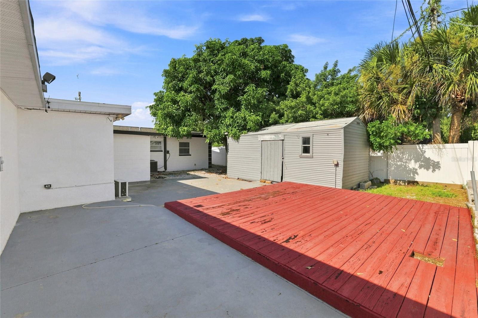 7805 WINSTON LN
