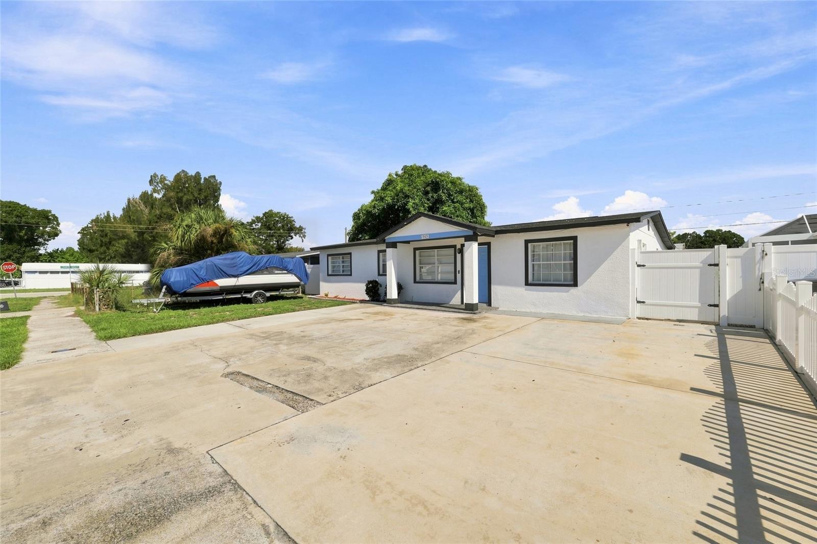 7805 WINSTON LN