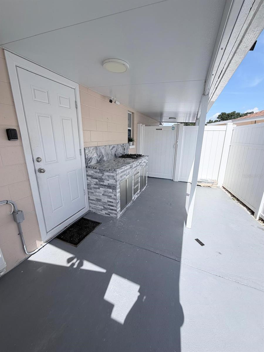 6423 MONTEREY BLVD
