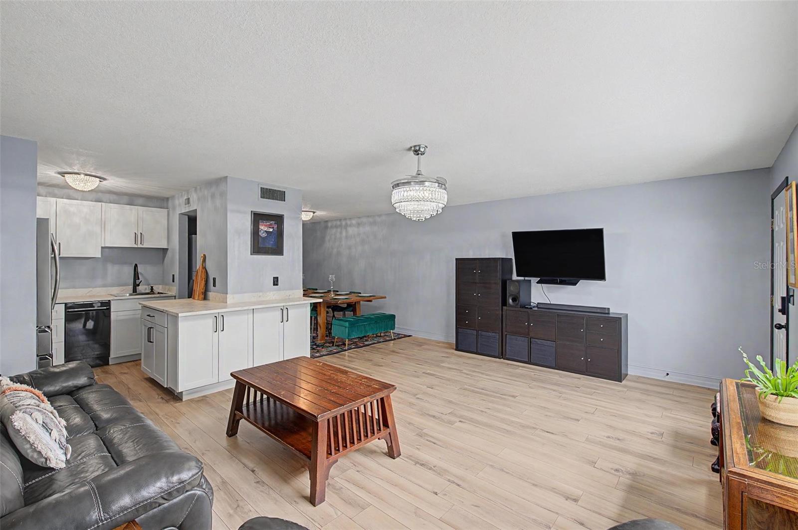 11923 DIETZ DR #8