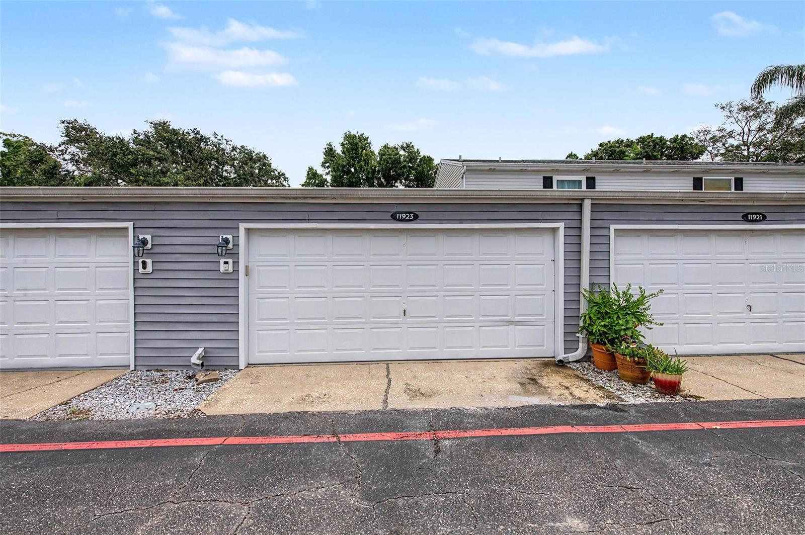 11923 DIETZ DR #8