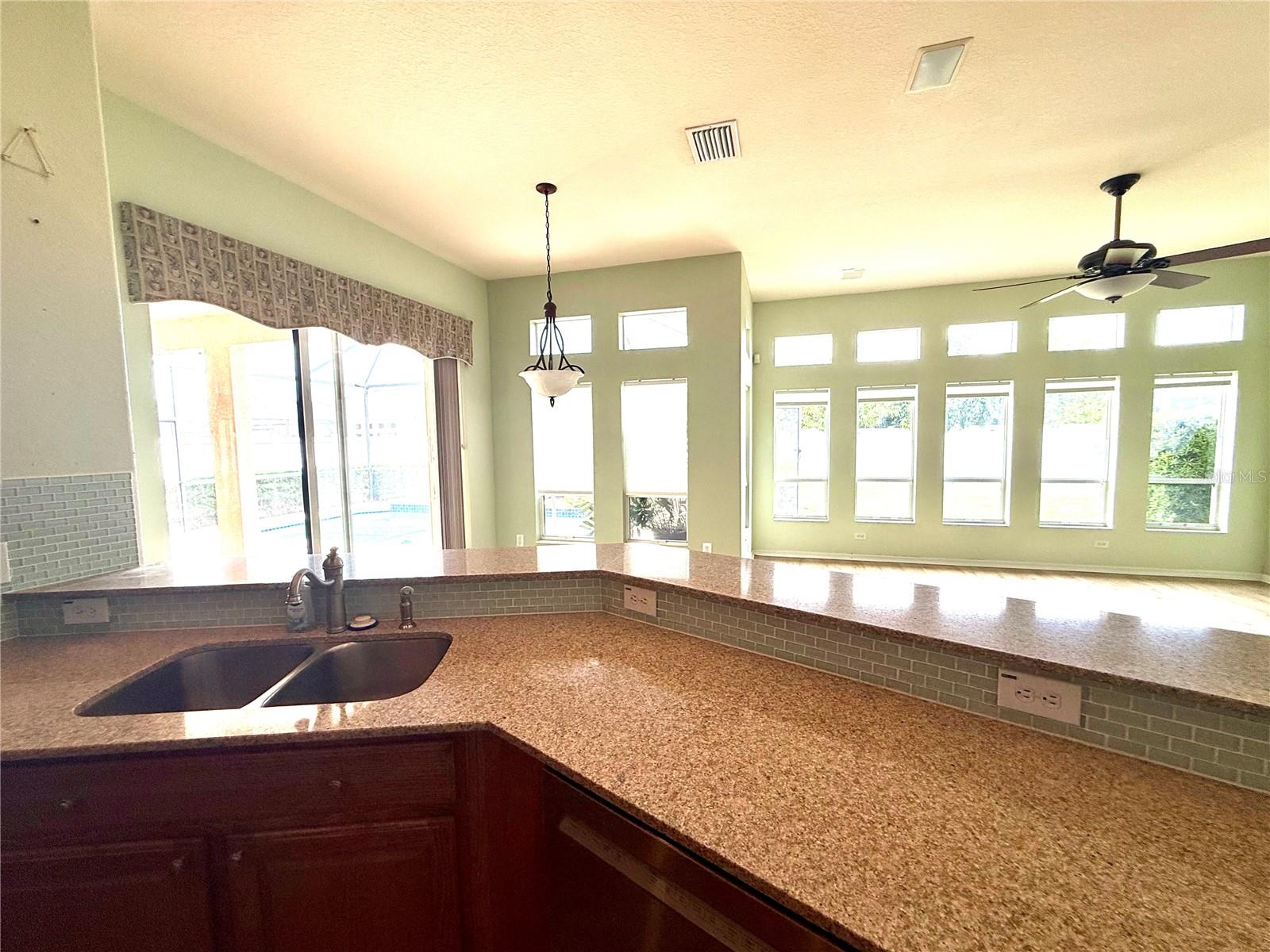 3735 GAVIOTA DR