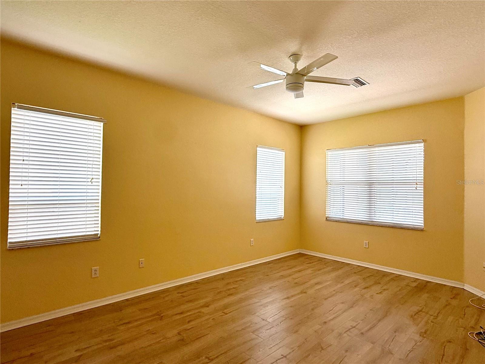 3735 GAVIOTA DR