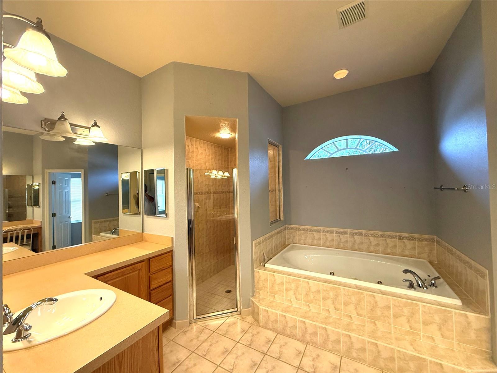 3735 GAVIOTA DR
