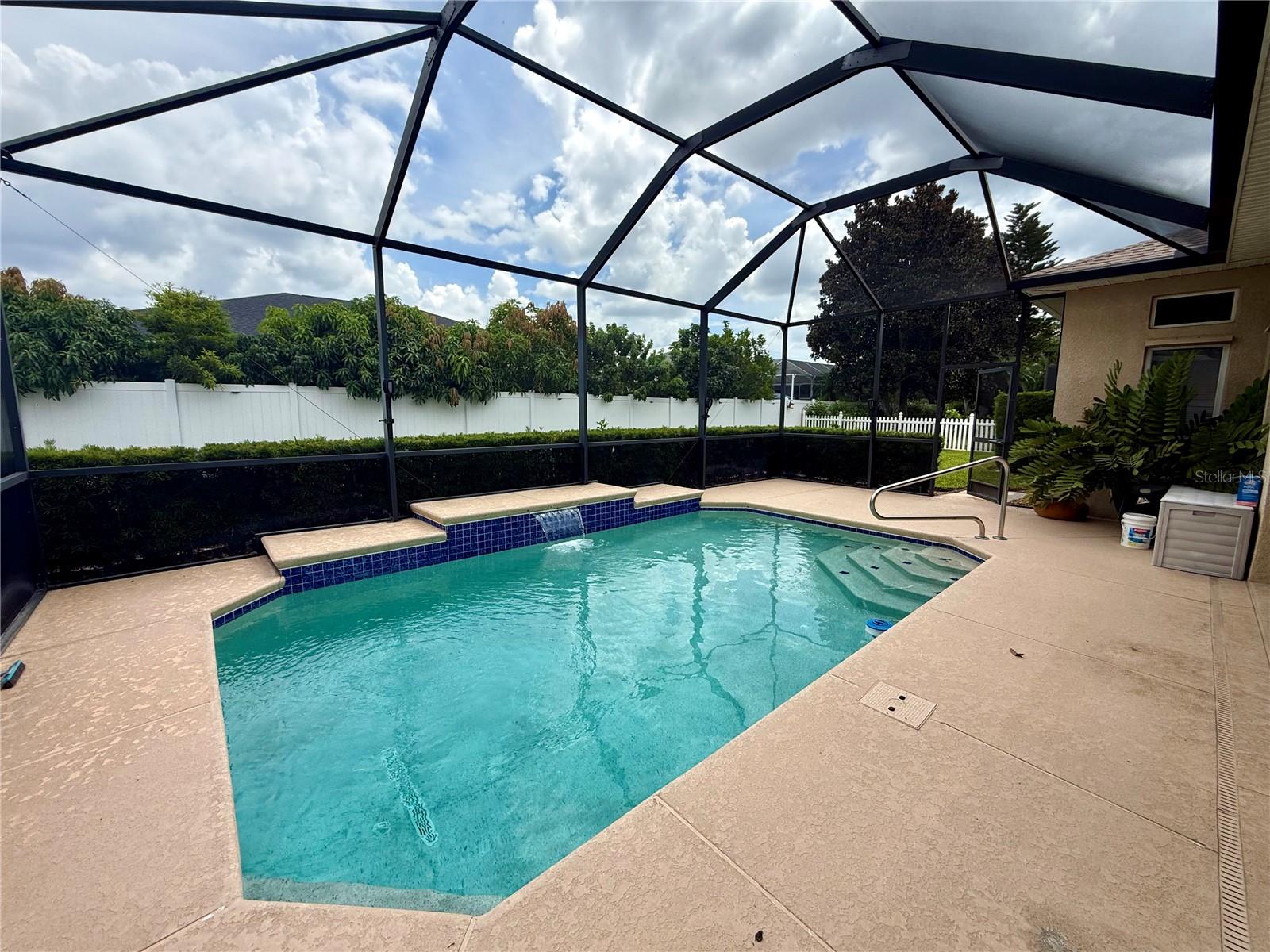 3735 GAVIOTA DR