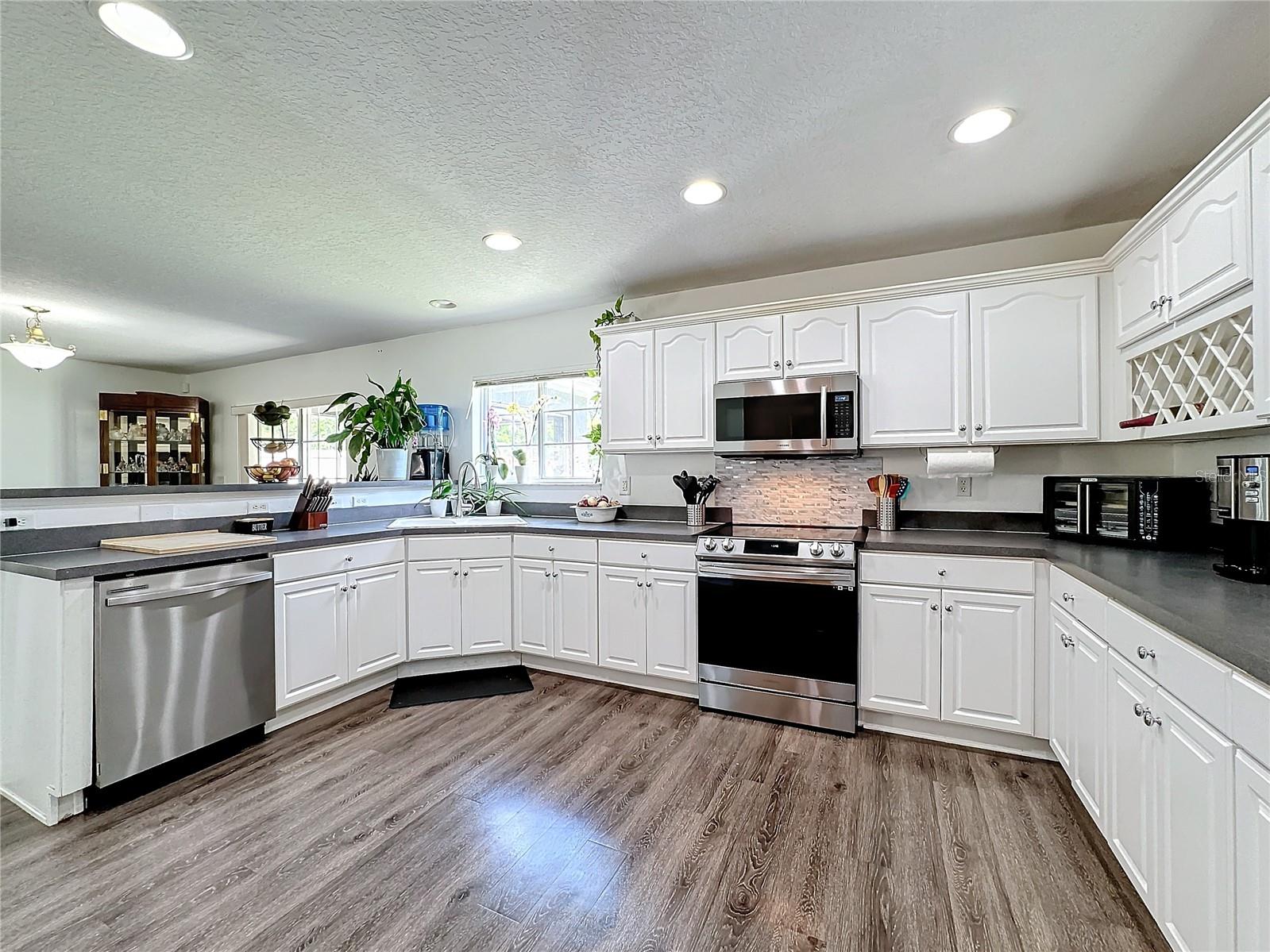 6312 MAGNOLIA TRAILS LN
