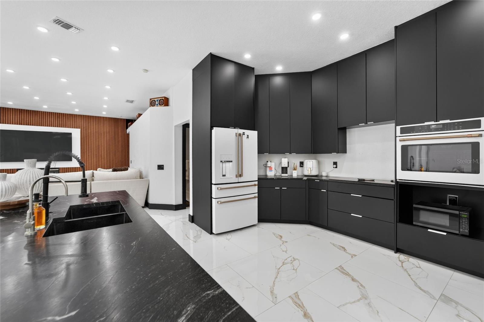 3926 NORTHRIDGE DR