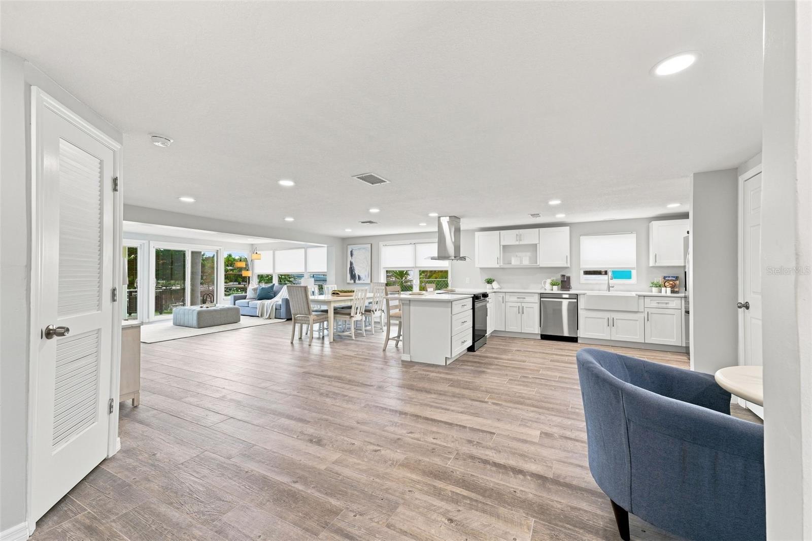 4920 PELICAN DR
