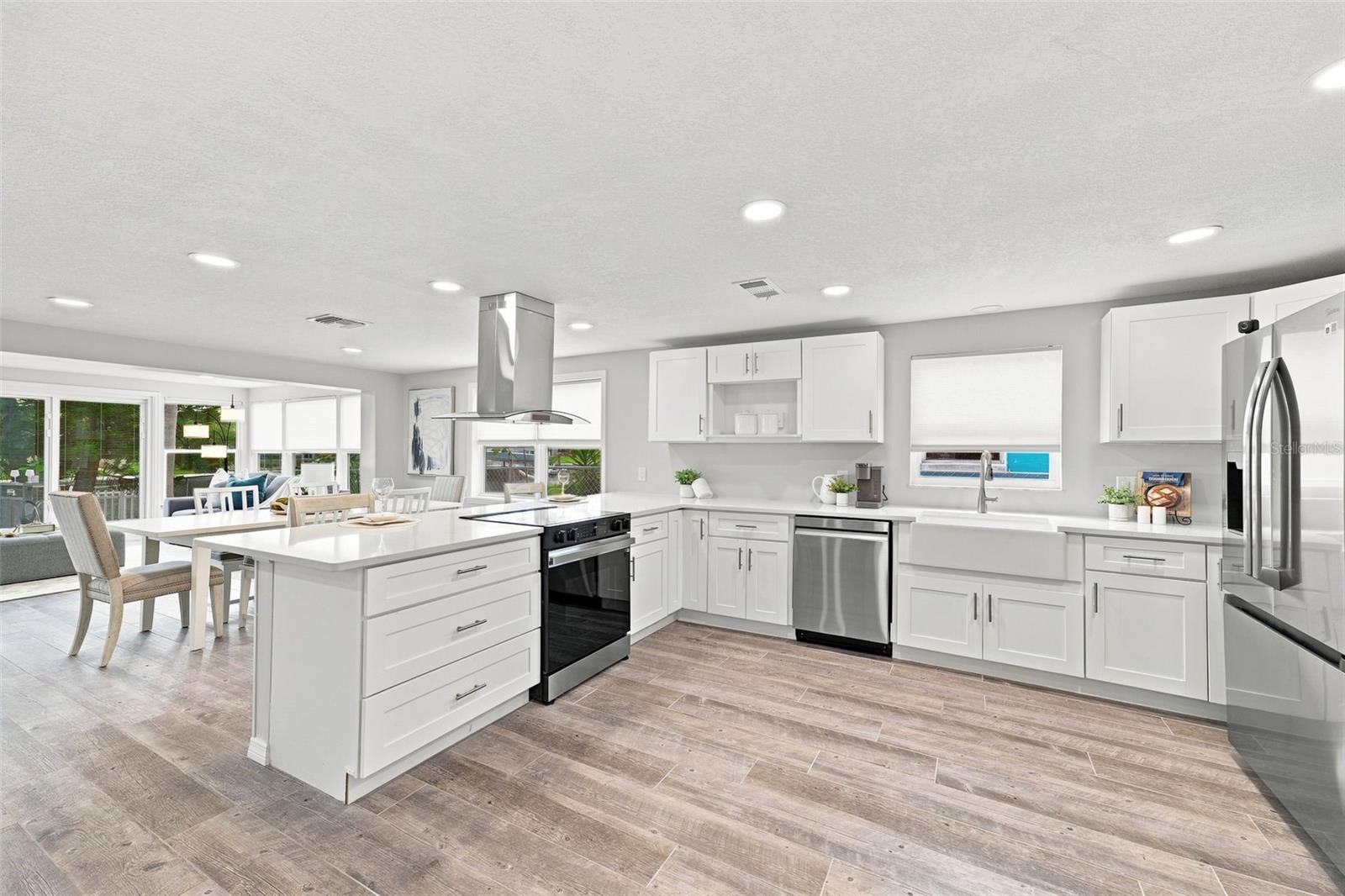 4920 PELICAN DR